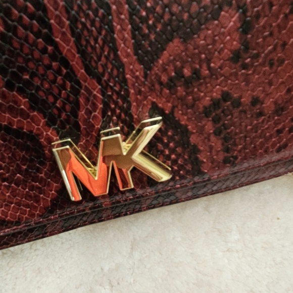 NWT Michael Kors MK Mott Red/black snake skin gold chain flap over bag - Picture 4 of 13